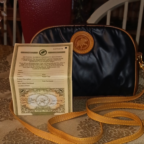 Hunting World Vintage Crossbody Bag Navy Blue/Tan Authentic with certificate - Picture 16 of 16